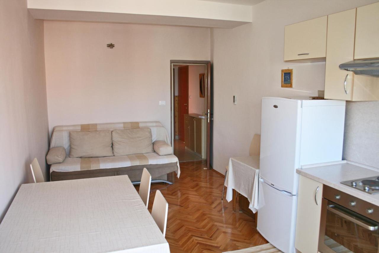 Apartments With A Parking Space Bilo, Primosten - 12868 Exterior foto
